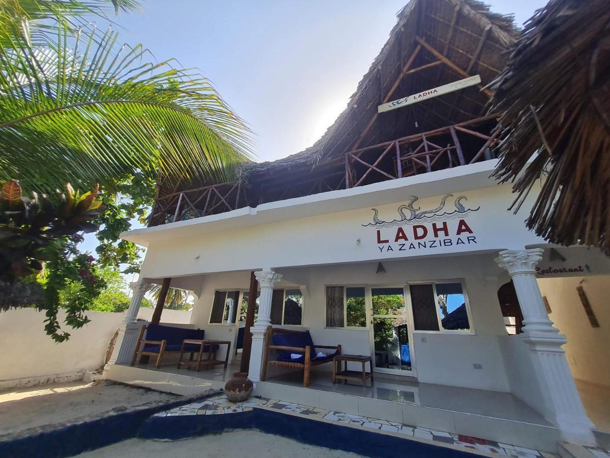 Beachfront Villa Ladha Ya Zanzibar Jambiani  Buitenkant foto