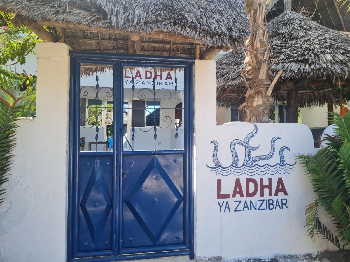 Beachfront Villa Ladha Ya Zanzibar Jambiani  Buitenkant foto