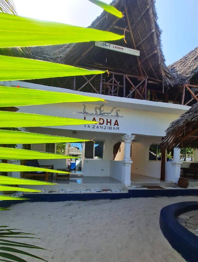 Beachfront Villa Ladha Ya Zanzibar Jambiani  Buitenkant foto