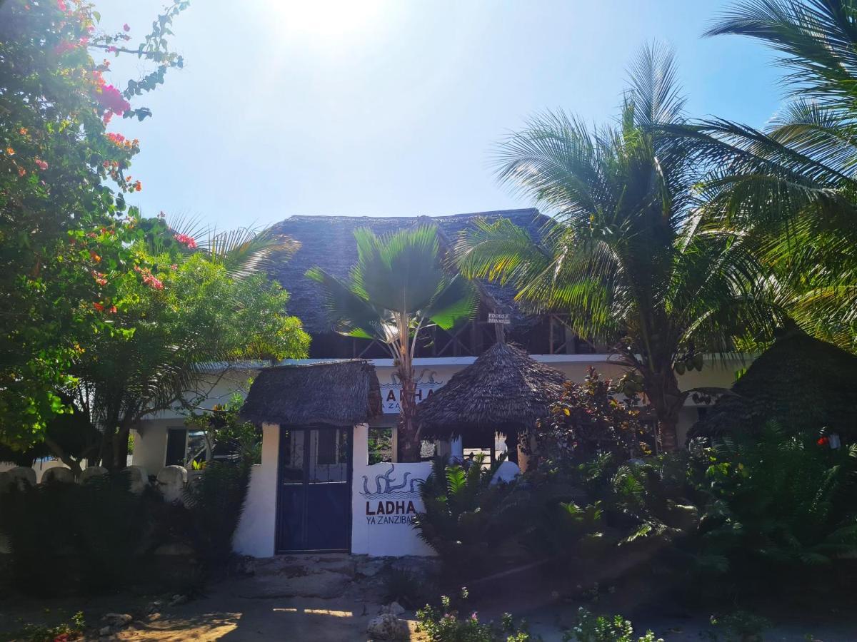 Beachfront Villa Ladha Ya Zanzibar Jambiani  Buitenkant foto