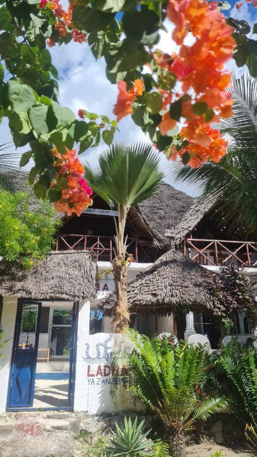 Beachfront Villa Ladha Ya Zanzibar Jambiani  Buitenkant foto