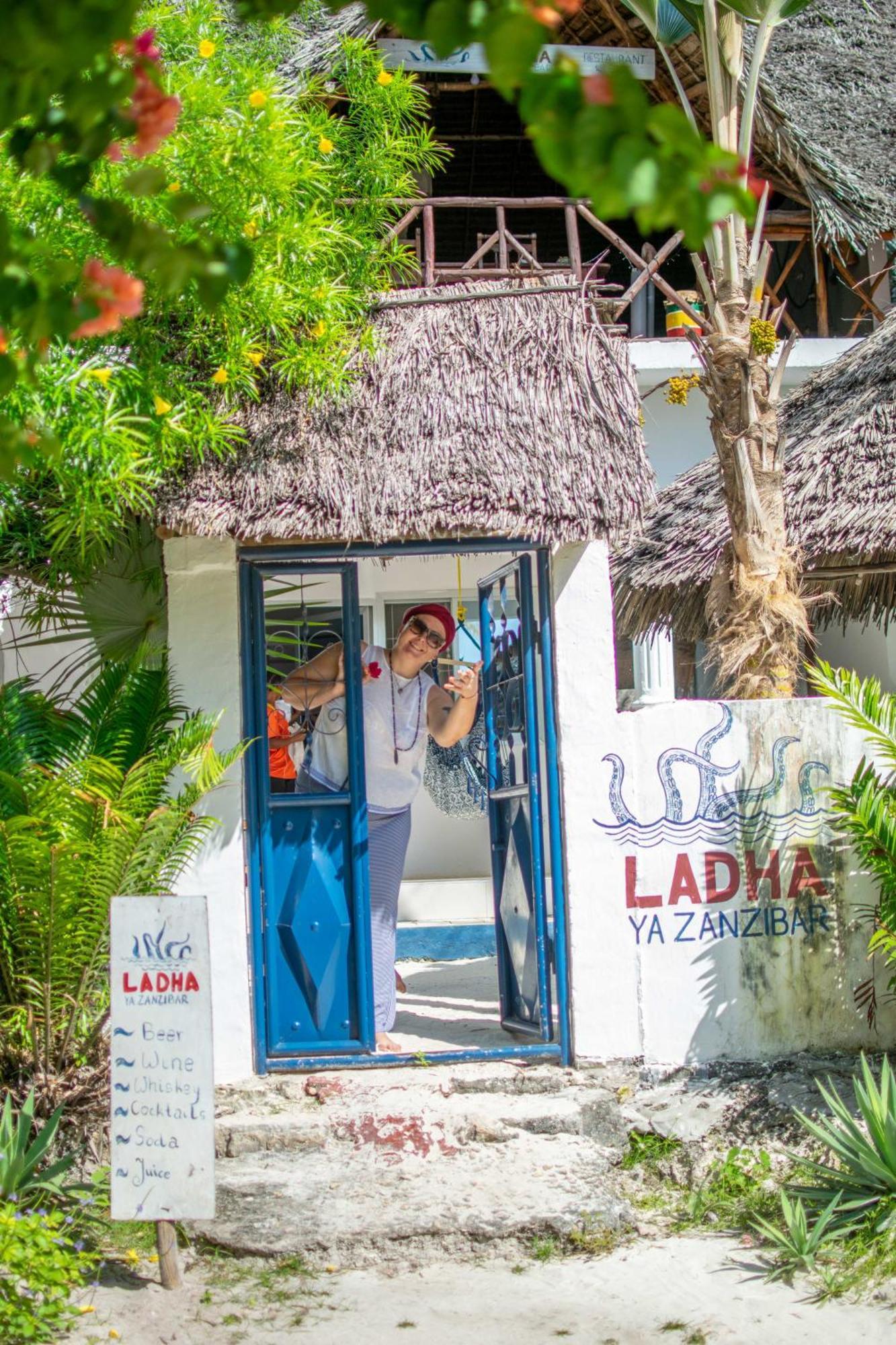 Beachfront Villa Ladha Ya Zanzibar Jambiani  Buitenkant foto